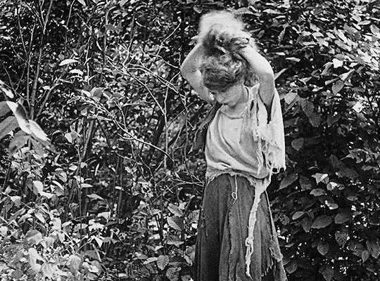 Mary Pickford in Fanchon, the Cricket (James Kirkwood, 1915)