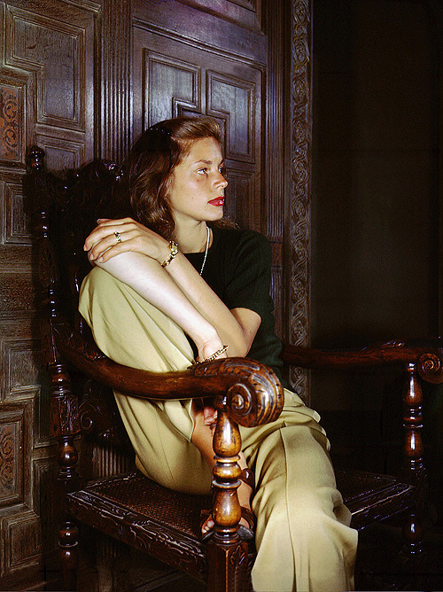 lesbianavagardner - Lauren Bacall, 1945