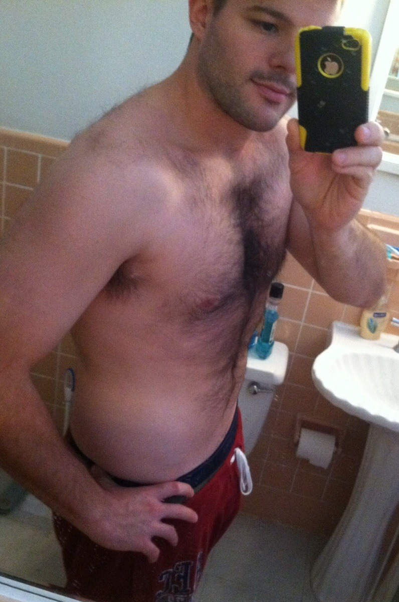 exposingstr8beef:  Handsome 27 y/o exposing himself.