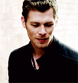 thorodinson:  Klaus + smirk  I love him!