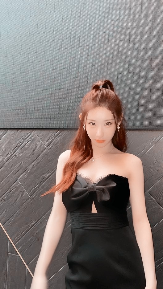 Chaeryoung Lockscreens (itzy)
