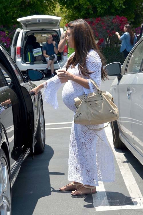 incestuous-brides:Taking my pregnant mother on a date in public, where people assumed we were ordina