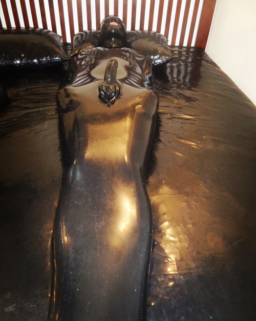 fluxcapaciter88: rubberforfun:  The Best sleepbag !!! #rubber #latex #fetish #bondage #sleep #rubber