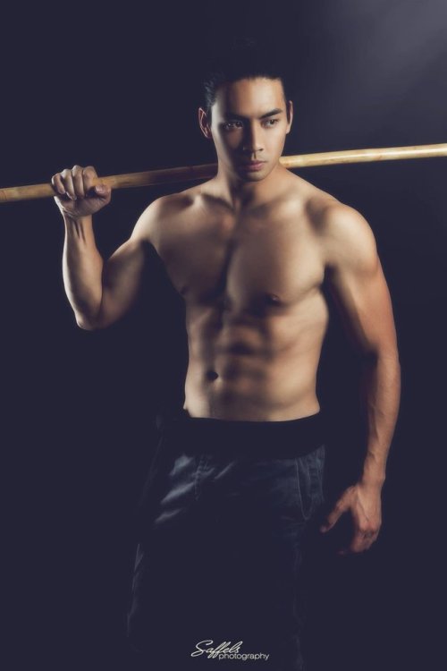 prettydudesweb:   Yoshi Sudarso (SUNJI) as “Li Shang” from Mulan  📷: Saffels Photography 