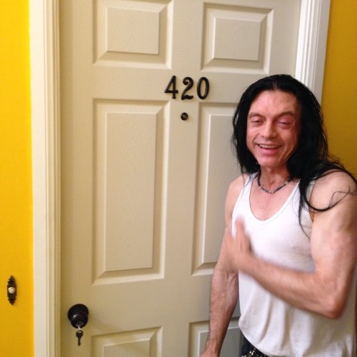 ofools:doncheadleofthedead:mandokamuscular:Tommy Wiseau finds humortommy wiseau perfects humordoes h