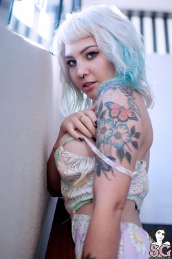 altmodelgirlcrush:  Arachnie Suicide @arachniesuicide