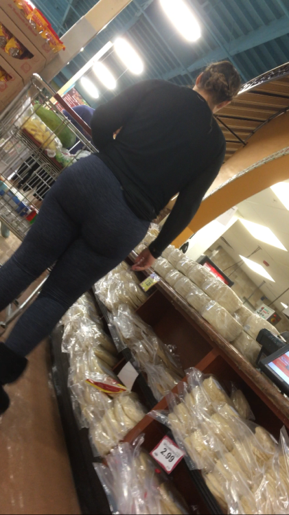 creepshots: This ass was HUGE!!! Then another nice ass walked right infront of the mother load She d