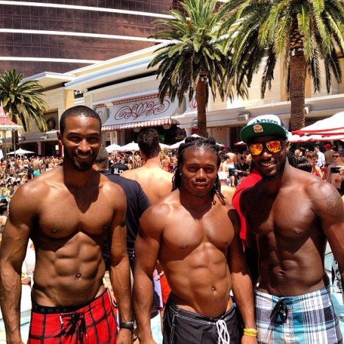 givemesexymen: charlibal: come join the party… givemesexymen.tumblr.com/