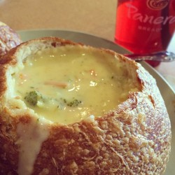 somesunshinetoday:  The ultimate perfection #panera #breadbowl with @pandalover22310 (at Panera Bread) 