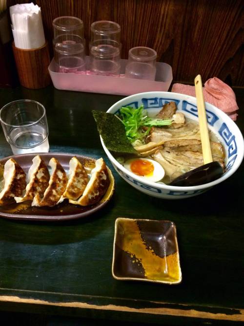 ラーメンにわかの俺が食ってきたラーメンの画像フォルダを淡々と解放するスレ横浜 来喜(屋台)横浜 吉村家横浜 維新商店久里浜 らーめんせぶん南太田 流星軒日ノ出町 壱角家日ノ出町　らぁ麺濱塩桜木町 灰汁