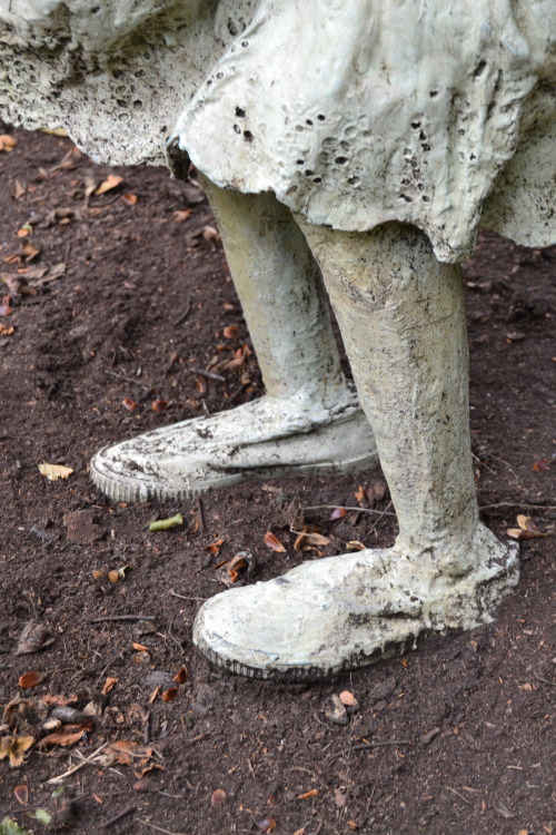 Weeping Girls - Laura Ford Jupiter Artland, Edinburgh