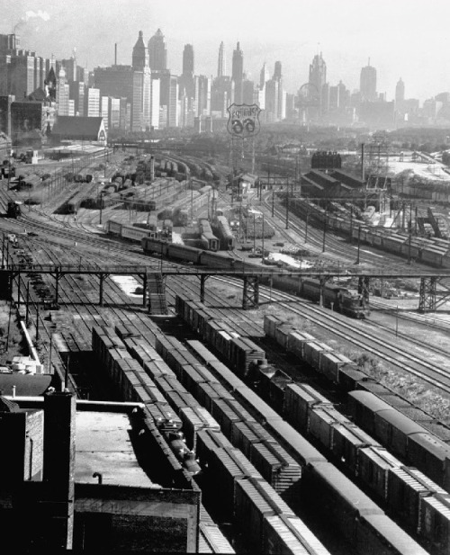 calumet412:Looking north from Grant Park, 1948, Chicago. Andreas Feininger 