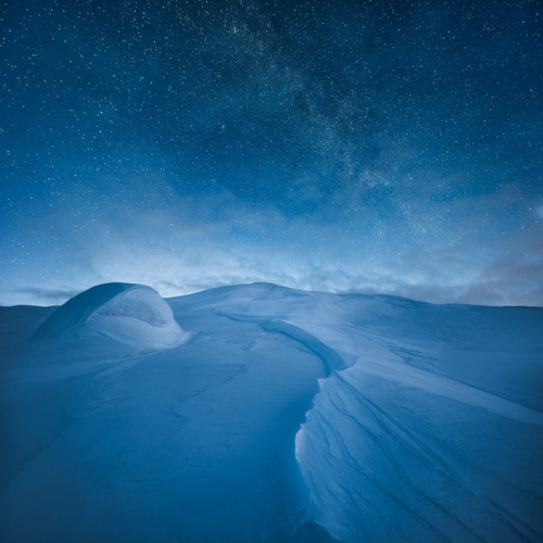 landscape-photo-graphy: Night Skies Over Finland &amp; Iceland Saturated with Stars Photographed