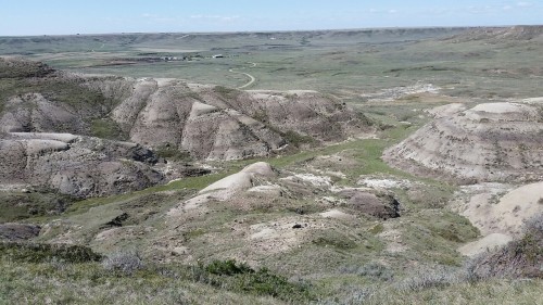 dream-small-do-big:Chambery Coulee - Saskatchewan, CanadaWithin the Chambery Coulee the Frenchman Fo