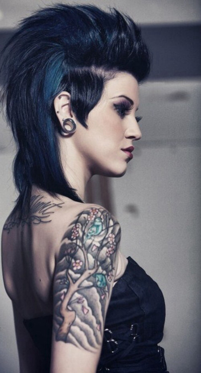 toohotinkedgirls:  toohotinkedgirls