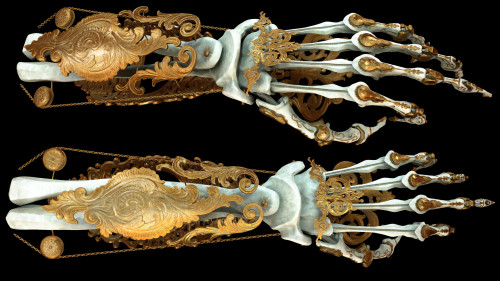 arsenicinshell: Deco-Punk Mechanical Arm by Nicholas Hunter Inspired by the Dishonored series.