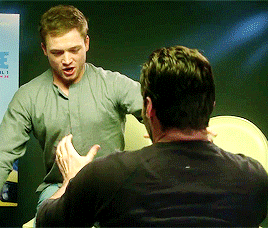 colinfirth: Hugh Jackman and Taron Egerton recreate the lift from Dirty Dancing!