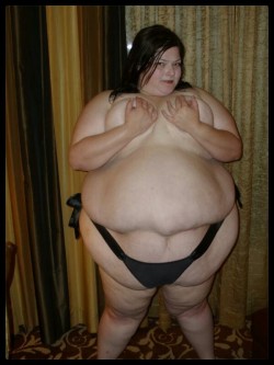 Women with fat hanging bellies