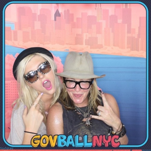 I saw the strokes and jack white last night at governors ball in New York City it was pretty special :) @flynnlauryn #nyc #governorsball #festieseason