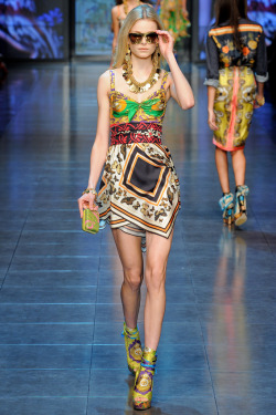 hauteccouture:  Karo Mrozkova @ D&amp;G Spring 2012 RTW 