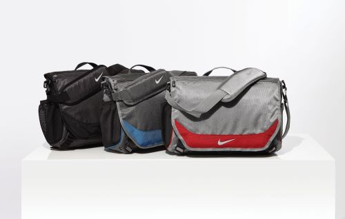 Nike Golf TG0245 Performance Messenger BagsMade with the essentials in mind, this messenger has a contrast welded Swoosh design trademark, protects your laptop and keeps you organized.
• 150 x 300D polyester/1,680D ballistic nylon
• 150D polyester...