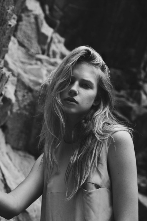ain-t-no-love:  Iris Hall @ Busy models & Vivien’s by Andrea Jankovic. 