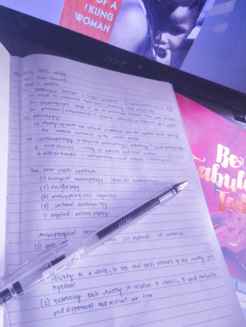 2017年13日８月I’m back to studying!! On the first day of class on Ethnography, my prof asked us to