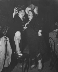 kvetchlandia:Weegee     At Sammy’s on the Bowery, New York City     1944