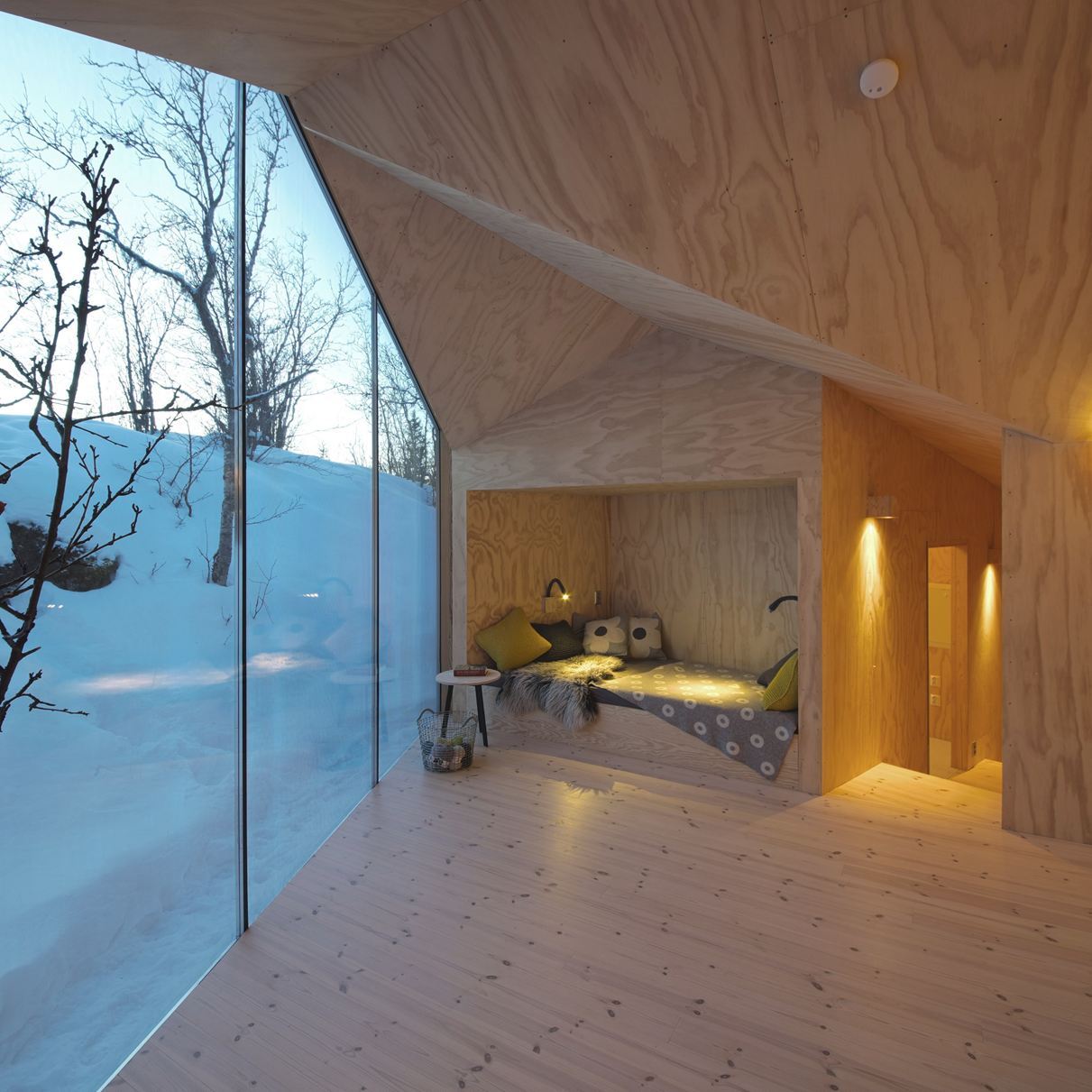 artchiculture:V-Lodge, Buskerud, 2013 - Reiulf Ramstad ArkitekterMore pictures: http://bit.ly/1C4Q0I5