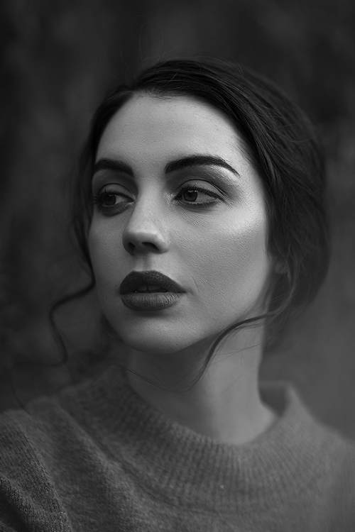 ferrisbuellers:Adelaide Kane photographed by Jordan Harvey, 2016