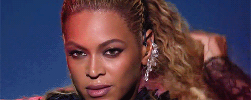 jeangrey:Beyoncé performing at the 2016 VMAs