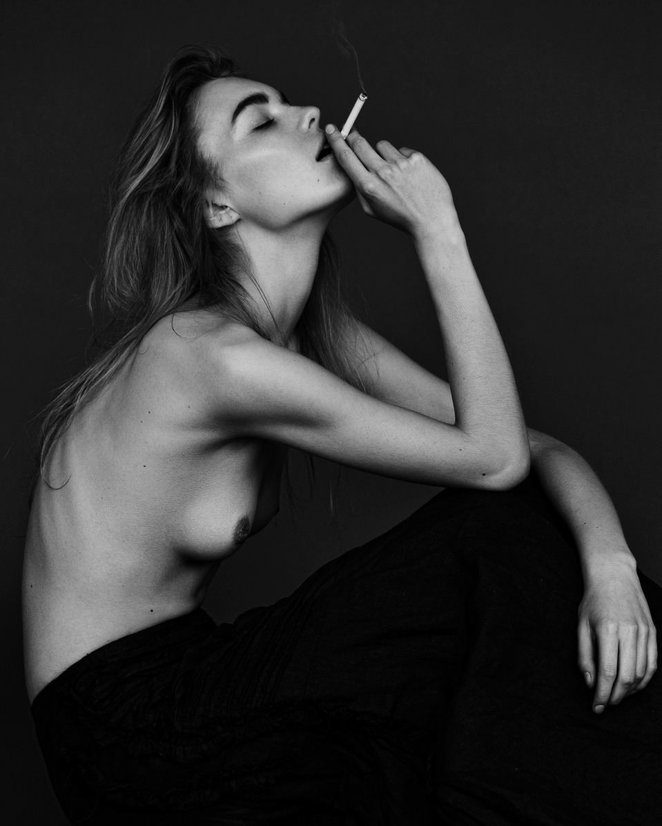 noir43:  instaexotics:  Don’t make a sound  : 