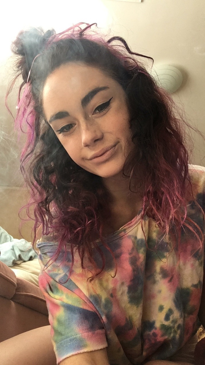 protegeofabratzdoll:  I love lingering smoke