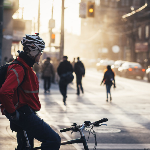 cycleflaneur:(via Queen and Spadina | Biking Toronto)
