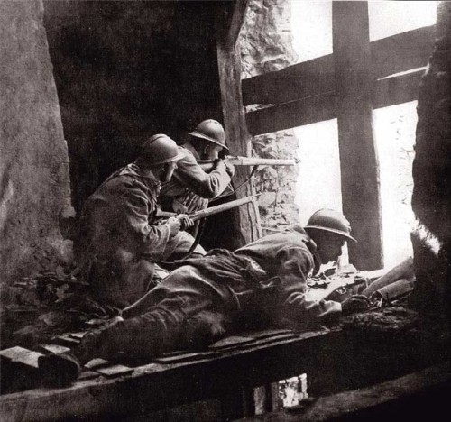  French soldiers, Verdun 1916 