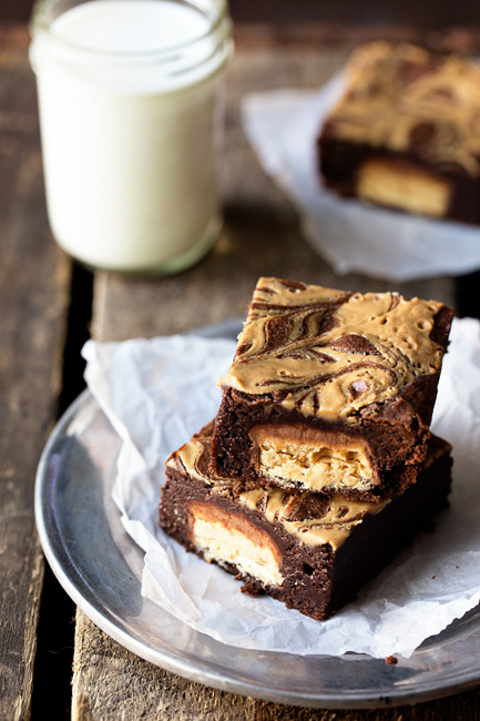 thecakebar:  Peanut Butter Snickers Stuffed Brownies 