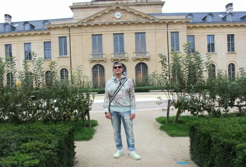 Versailles, Cold Days, Wearing My Light-green (fade Lime) Birkenstock Boston Too-cool Clogs With White