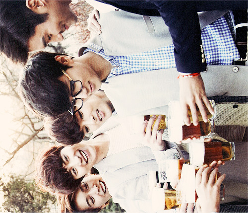 haeface:  and as our lives change, come whatever, we will still be friends forever ♥ 