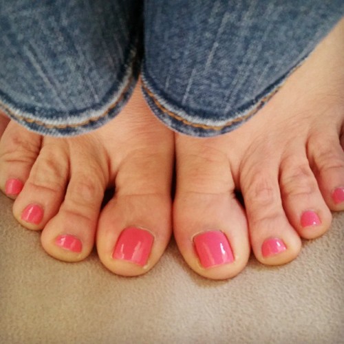 snoopythatsme:  jazjaxfeet:  #pinkytoes #closeups #toes #feet #f4f #mywifesfeetarethebest #pieds #pés #footfetishnation #footfetish #lovemyfeet #igfeet #barefeet #me #perfecttoes #prettytoes #girlsfeet  Like