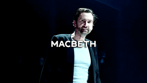 a gif of david tennant as macbeth in macbeth (2024)