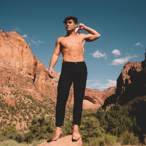 barefootnfamous: Grayson Dolan (top), Grayson and Ethan Dolan (bottom)source; instagram