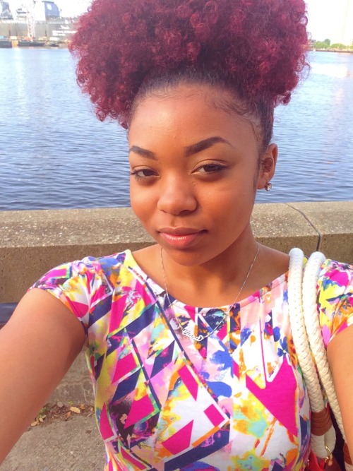 loc-equinox:  jamblasian:  The versatility of natural hair (red)   Woww 😍ugh I wish she was mine.