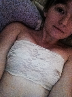 littlewater-nymph:  Got a cute lace bandeau.