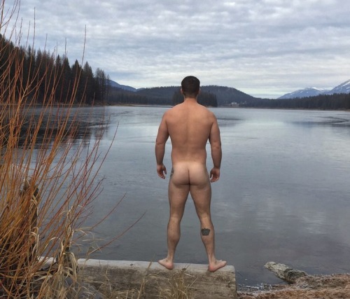 fairlyhairyfaeries:  headmandream:     Simon Dunn,    out gay Australian bobsledder   follow for more http://headmandream.tumblr.com/   Please just give us ALL the goodies!!   YES, please