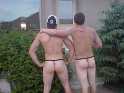 Porn Pics manthongsnstrings:  Frat boy thong fun  Hombres