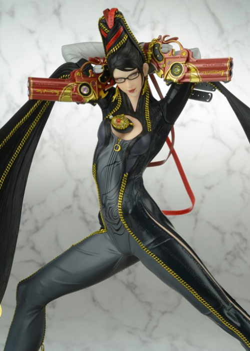 highdio:  New photos of Flare’s Bayonetta figure. May 2015 release date.(x).