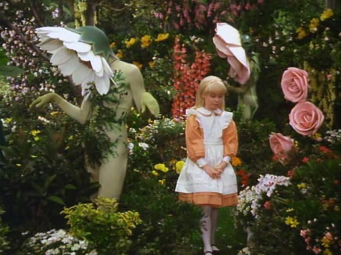 glittertomb:Old Movies I Want to Watch (Part 1):Alice in Wonderland (1985), Daisies
