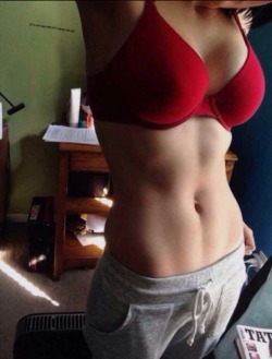 Fanciestballoon:  “Selene, 18 Colombia Missouri”  Thanks Selene, Your Body Is