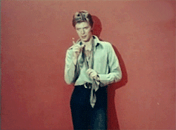 davidbowieunofficial:  strawberryxfieldsxforever:  showwie:  David Bowie explaining something  omg. where is this from?!  it is a part from an italian interview, he is explaining the writing of the song “Heroes” and what inspired him, as I recall.