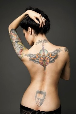 inkerest:  hot #girl #inked #tattoo